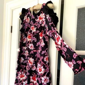 Club Monaco 00 floral, cold shoulder dress.